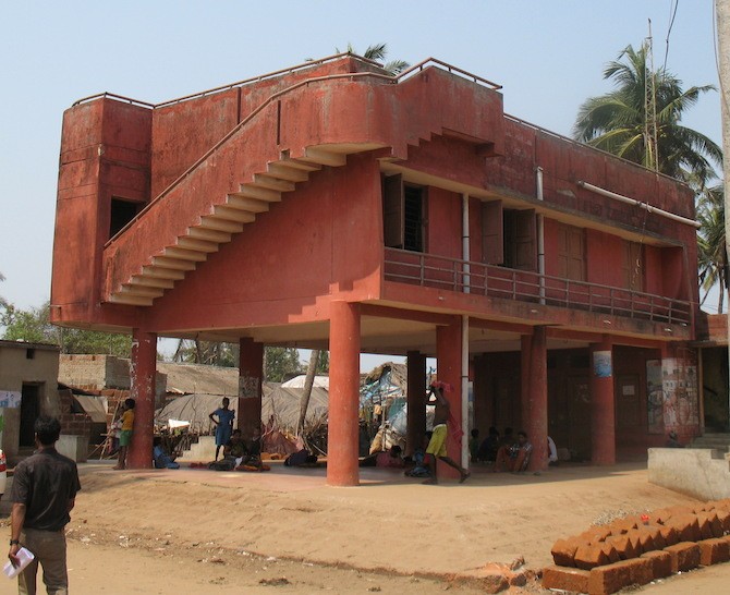 A cyclone shelter on the Mahanadi delta. Photo: Fred Pearce