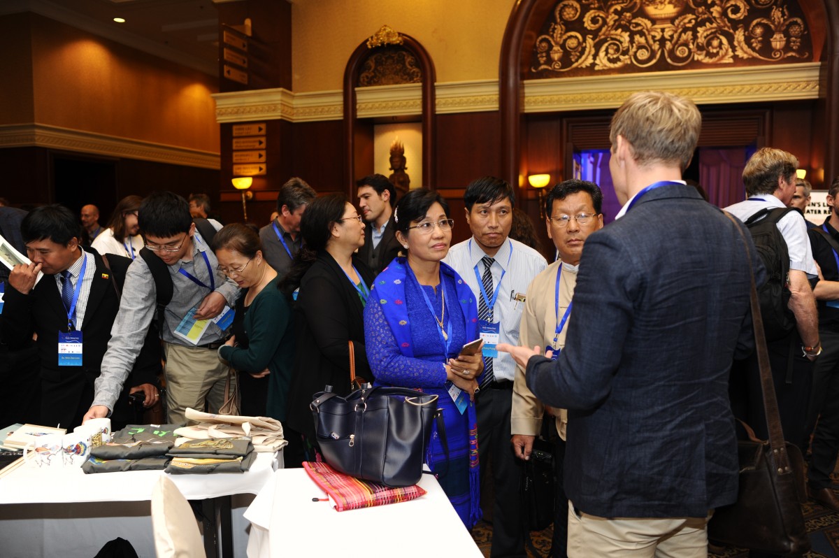 Political and community representatives from Myanmar talk to WLE 2016 Greater Mekong Forum participants