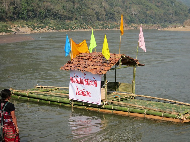 Save the Salween, reads the placard. Local communities have gathered to pray for the river in an international organised event. Save the Salween, reads the placard. Local communities have gathered to pray for the river in an international organised event.
